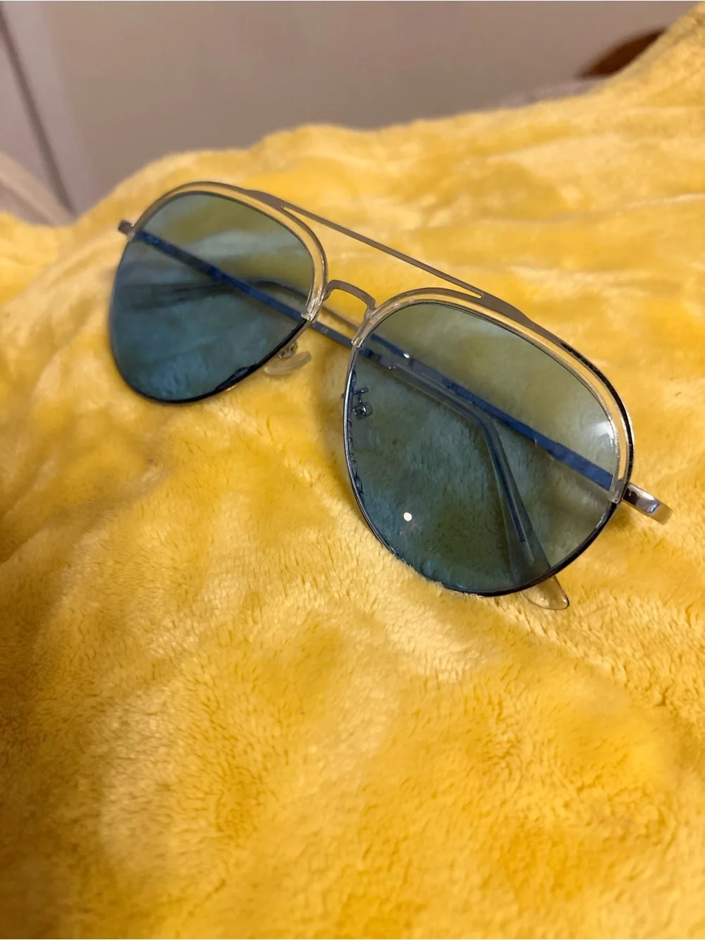 N/A stylish gold
